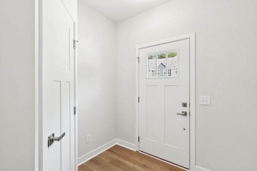 Spacious, unfurnished interior of a new home in Crescent Cove, Summerville (Image 9).