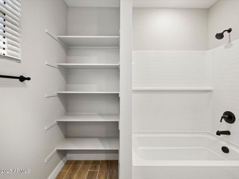 Bath 2 with Storage Bath 2 with Storage