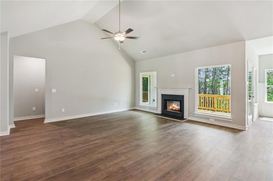 Spacious, unfurnished interior of a new home in Traditions of Braselton, Jefferson (Image 24).
