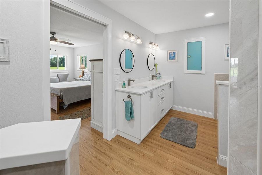 Furnished interior view inside a new home in , Chiefland (Image 14).