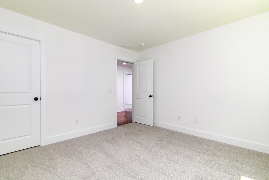 Spacious, unfurnished interior of a new home in , Charleston (Image 16).