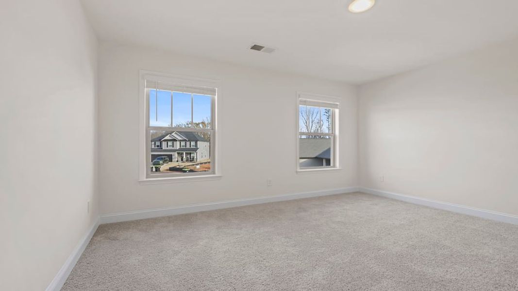 Spacious, unfurnished interior of a new home in Edgewood Estates, Greenville (Image 23).