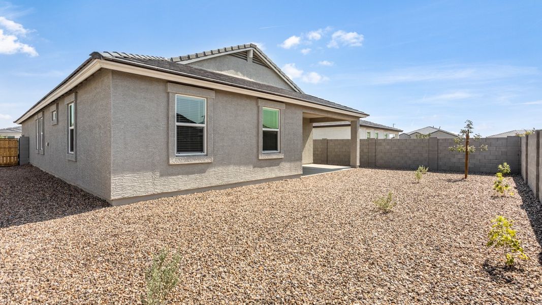 Representative exterior details of a home built from the Blackstone by D.R. Horton in Rio Rancho Estates, Surprise (Image 4). Representative exterior details of a home built from the Blackstone by D.R. Horton in Rio Rancho Estates, Surprise (Image 4).