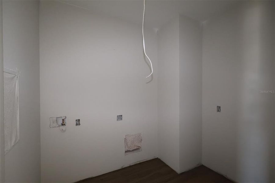 Spacious, unfurnished interior of a new home in Eden at Crossprairie, St. Cloud (Image 4).