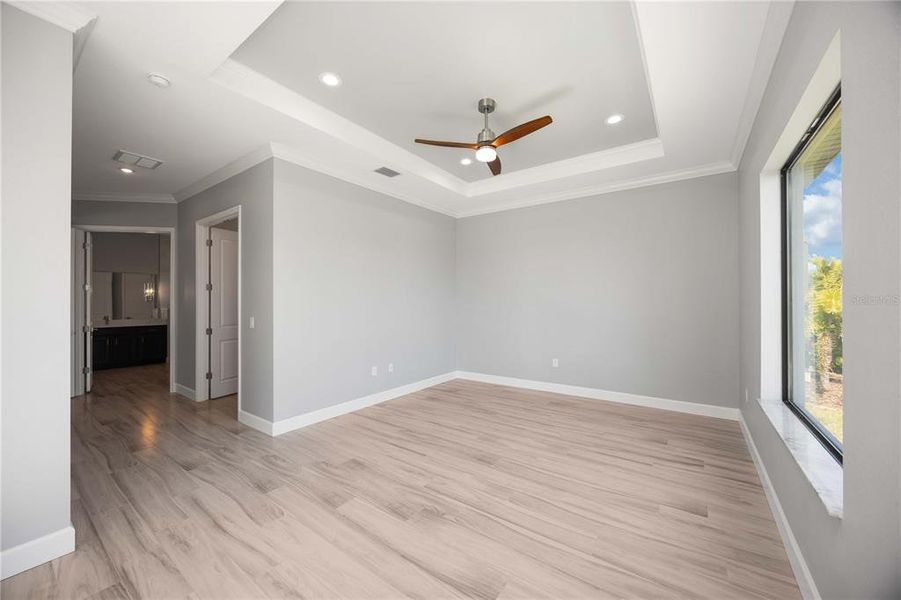 Spacious, unfurnished interior of a new home in , Punta Gorda (Image 38).