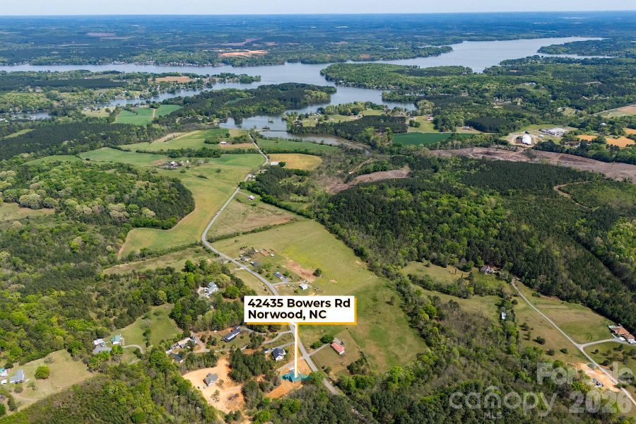 Image 33 of a home in .