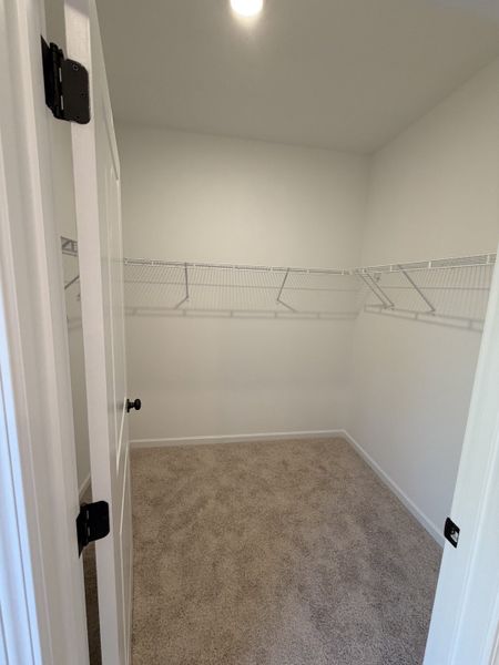 Spacious, unfurnished interior of a new home in Marlin Pointe, White House (Image 10).