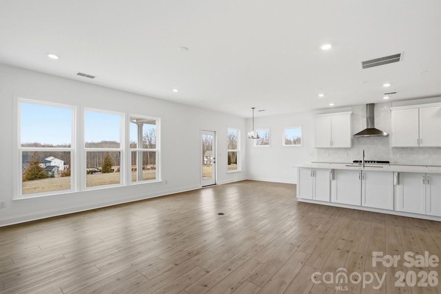 Spacious, unfurnished interior of a new home in Forest Creek, Waxhaw (Image 21).