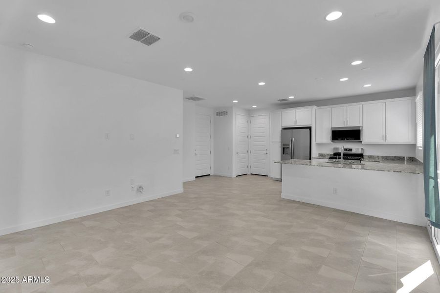 12-web-or-mls-Flower-12