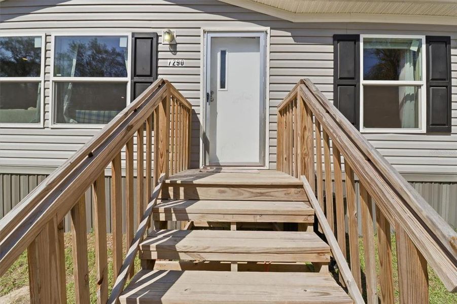 Exterior details and patio area of a home in , Bronson (Image 24).