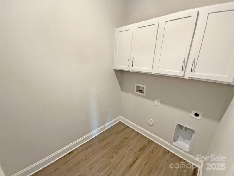 Spacious, unfurnished interior of a new home in Edgewater, Lancaster (Image 19). Spacious, unfurnished interior of a new home in Edgewater, Lancaster (Image 19).