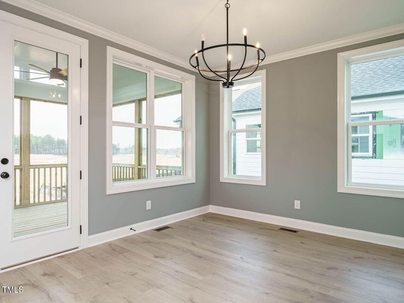 010-1280x960-dining-room