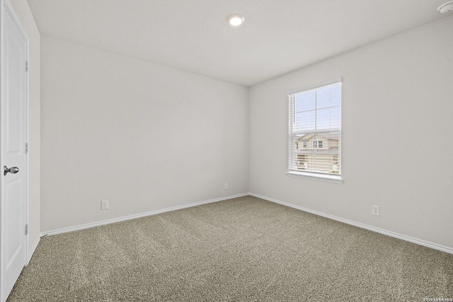 Spacious, unfurnished interior of a new home in Redbird Ranch, San Antonio (Image 23).
