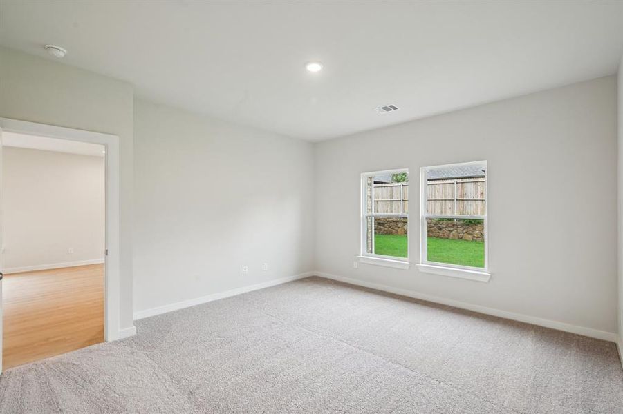 Spacious, unfurnished interior of a new home in Summerwood Estates, Red Oak (Image 28). Spacious, unfurnished interior of a new home in Summerwood Estates, Red Oak (Image 28).