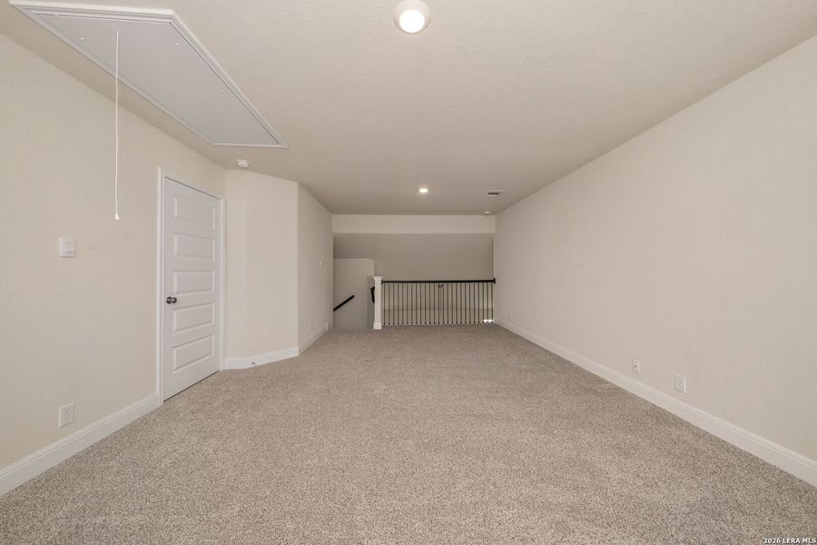 Spacious, unfurnished interior of a new home in Steele Creek, Cibolo (Image 8).