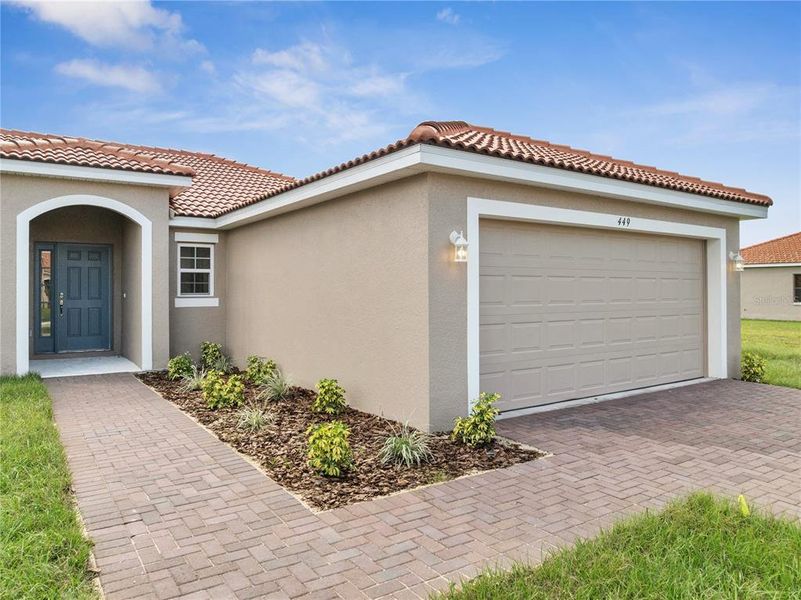 Exterior details and patio area of a home in , Kissimmee (Image 19).