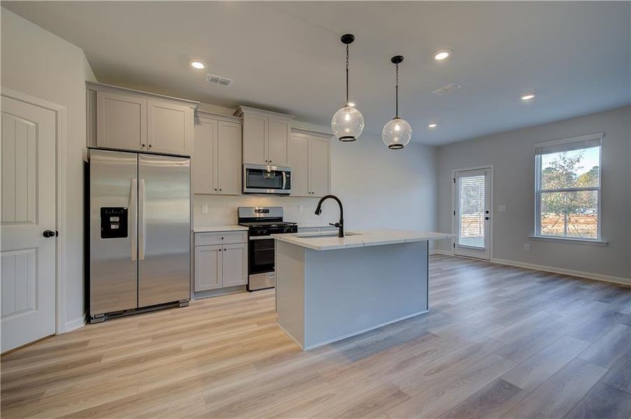 Furnished interior view inside a new home in Abbotts Crossing, Conyers (Image 6).