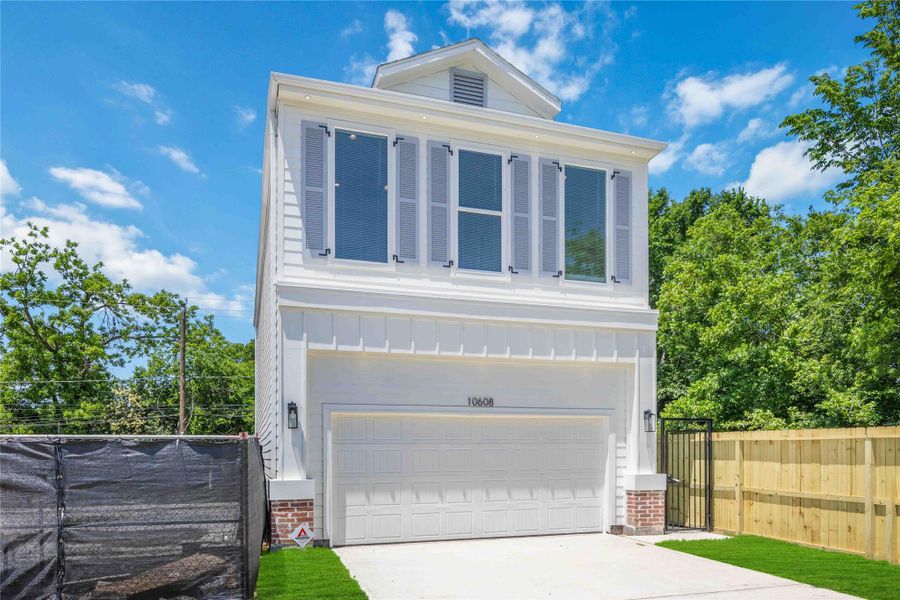 Front exterior of a new home in , Houston, TX, highlighting curb appeal (Image 29).
