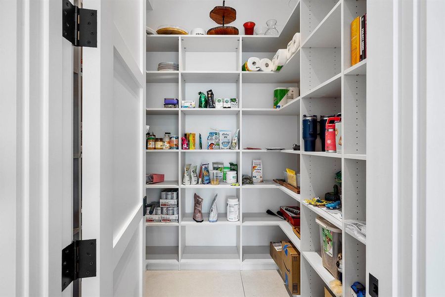 Walk in pantry Walk in pantry