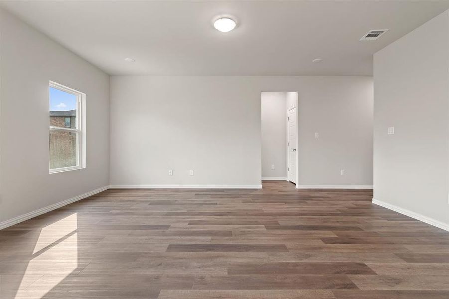 Spacious, unfurnished interior of a new home in , Fort Worth (Image 15).