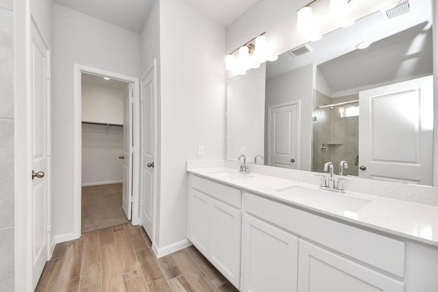 Furnished interior view inside a new home in Sunrise Cove: Landmark Collection, Texas City (Image 13).