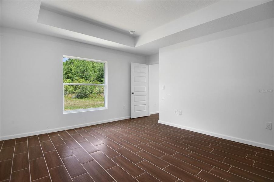 Spacious, unfurnished interior of a new home in , Kissimmee (Image 14).