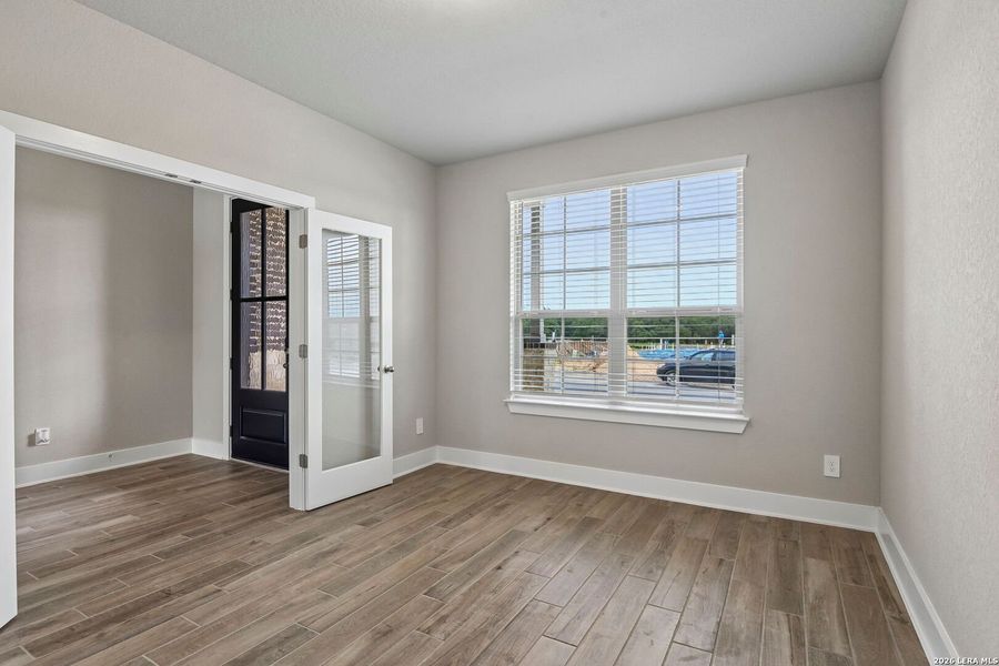Spacious, unfurnished interior of a new home in Fox Falls, Boerne (Image 37). Spacious, unfurnished interior of a new home in Fox Falls, Boerne (Image 37).