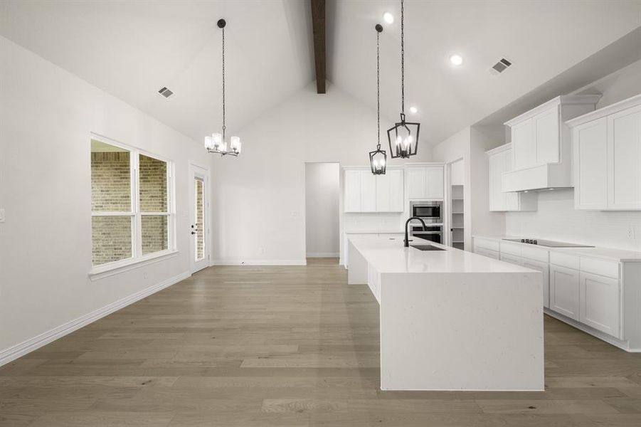 211 Marie- Kitchen 211 Marie- Kitchen