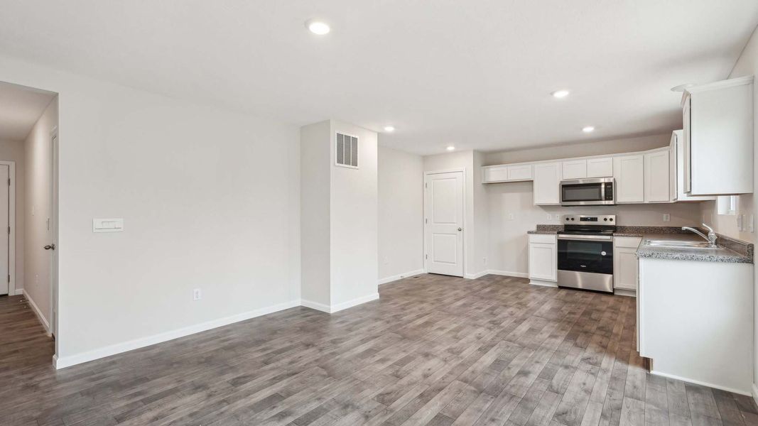 Spacious, unfurnished interior of a new home in The Pines at Blake Farm, Wilmington (Image 10).