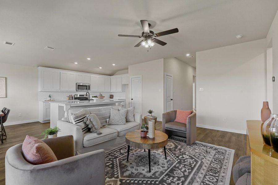 Representative furnished interior of a home built from the Essex by Cheldan Homes in Stoneview, Glen Rose (Image 13).