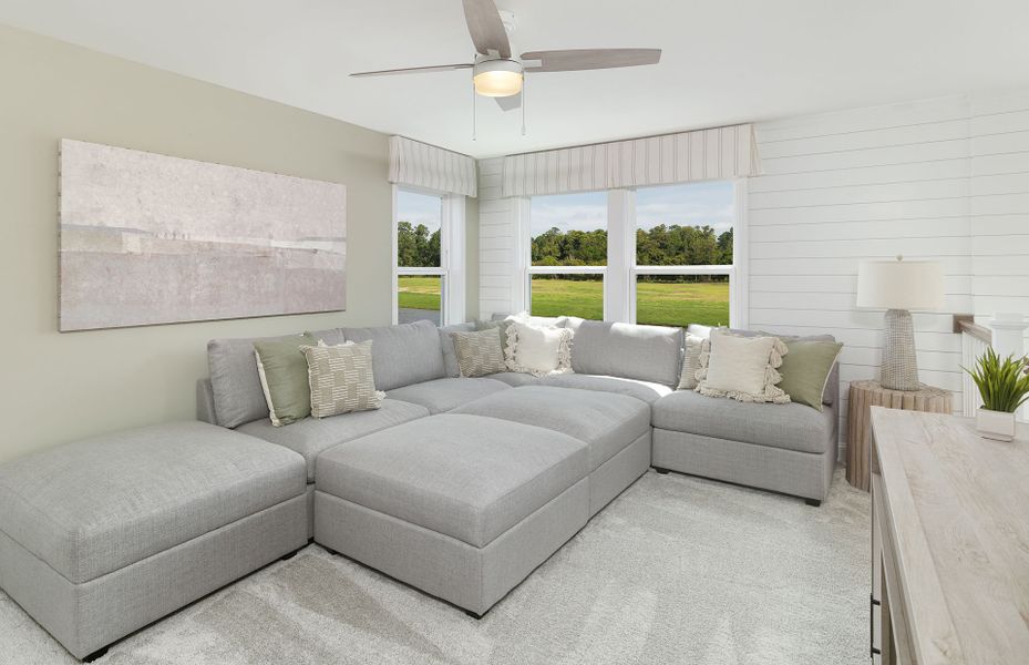 Multifunctional Upstairs Loft that can serve as a space to entertain guest.