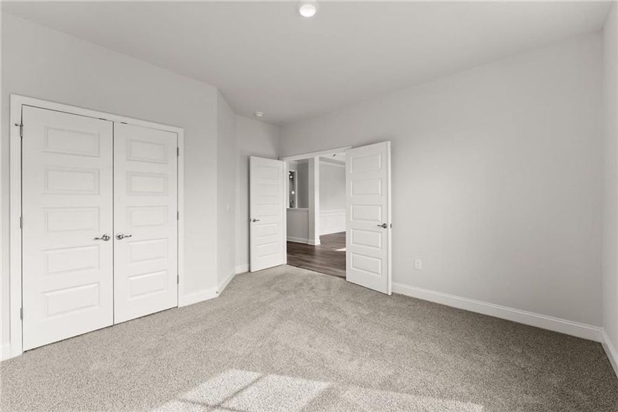 Spacious, unfurnished interior of a new home in Wood Creek Landing, Leland (Image 25).