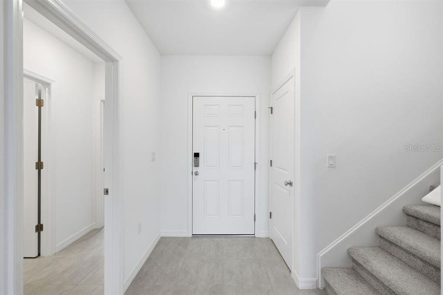 Spacious, unfurnished interior of a new home in Waterstone, Groveland (Image 32).