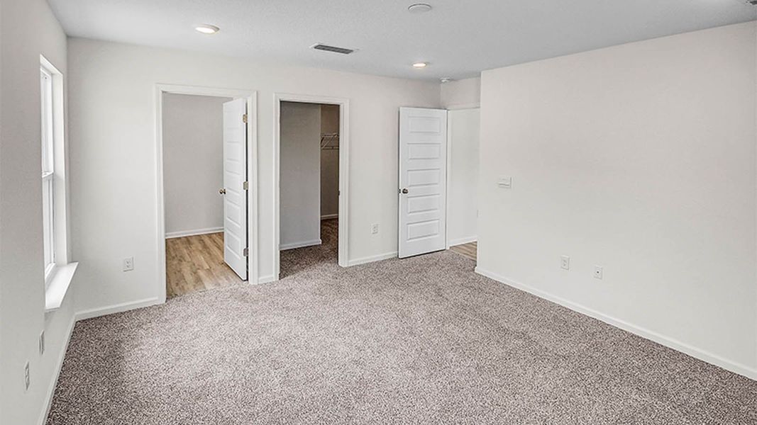 Representative unfurnished interior of a home built from the Lismore by D.R. Horton in Owl's Head Farms, Freeport (Image 19).
