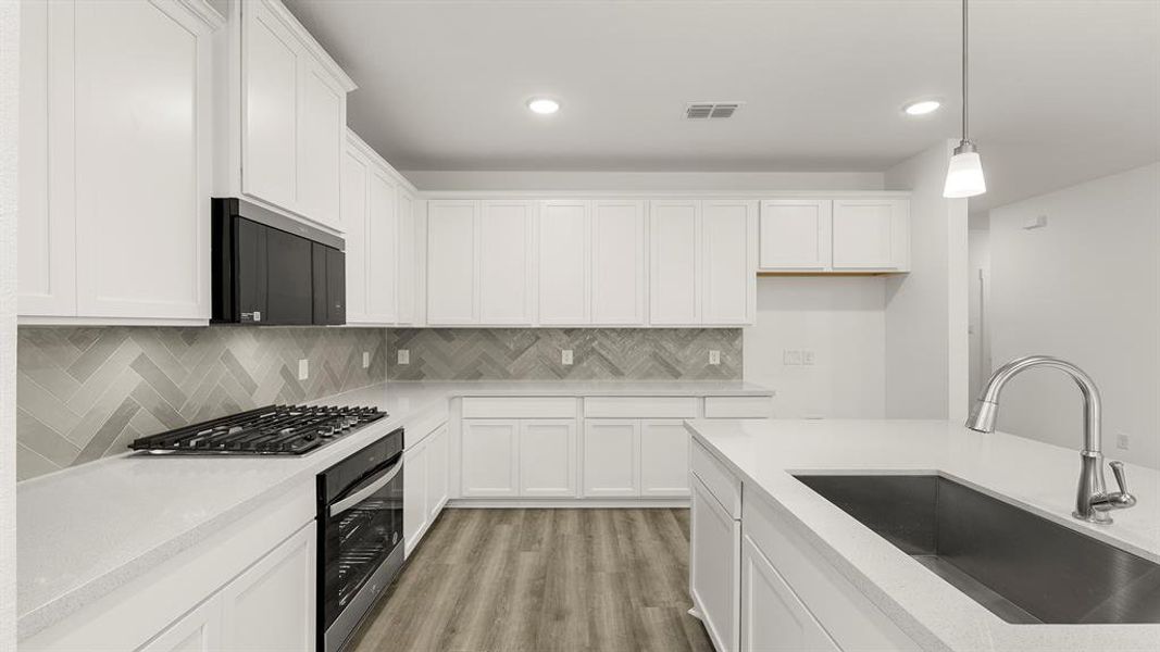 11. 1220 Cider Mill - Kitchen (4) 11. 1220 Cider Mill - Kitchen (4)