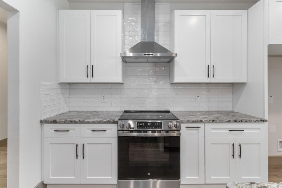 Furnished interior view inside a new home in , Wimberley (Image 10).