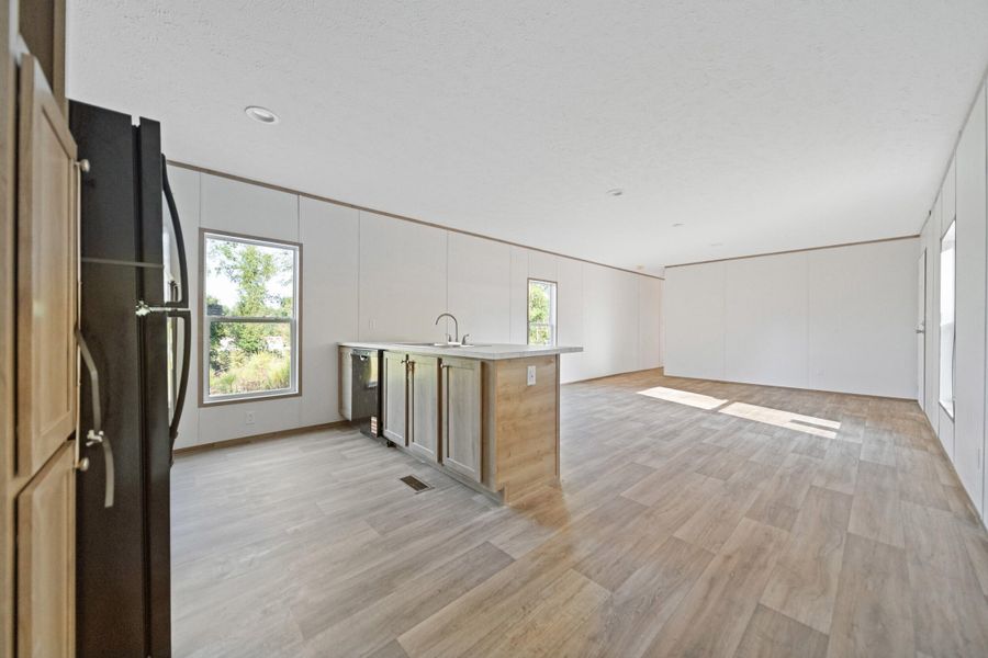 Spacious, unfurnished interior of a new home in , St. Matthews (Image 21).