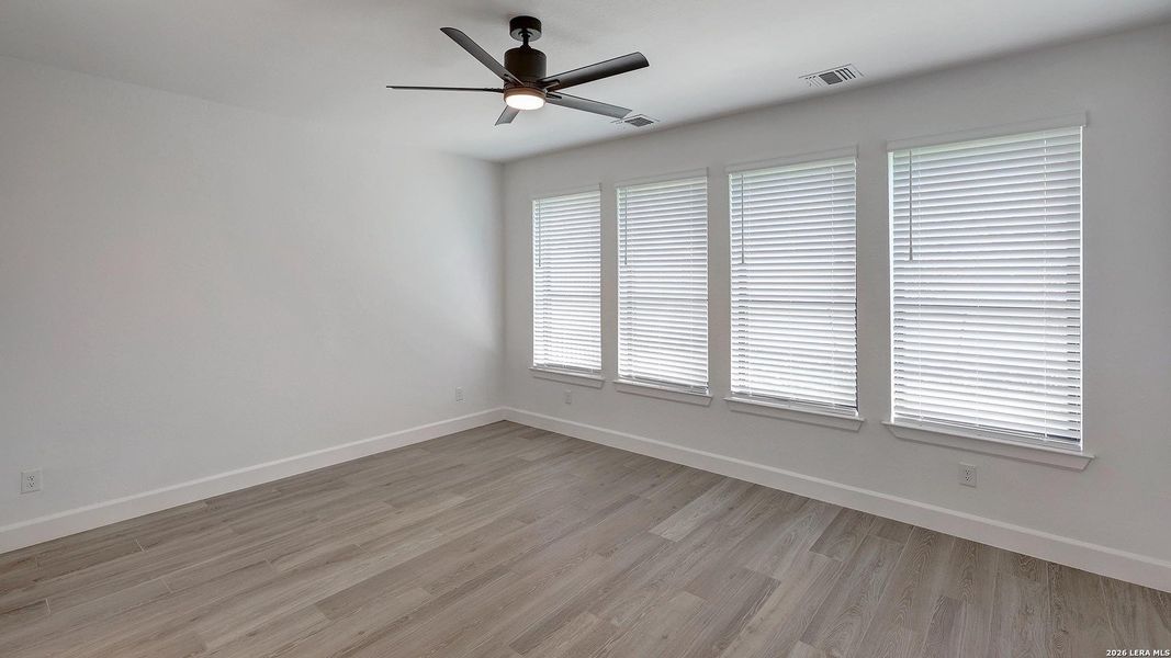Spacious, unfurnished interior of a new home in The Dominion, San Antonio (Image 27).