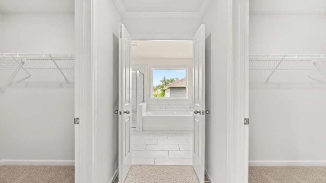 Spacious, unfurnished interior of a new home in Haven Abbey, Cumming (Image 23).