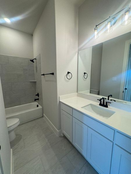 Furnished interior view inside a new home in Creekview Addition, Van Alstyne (Image 5).