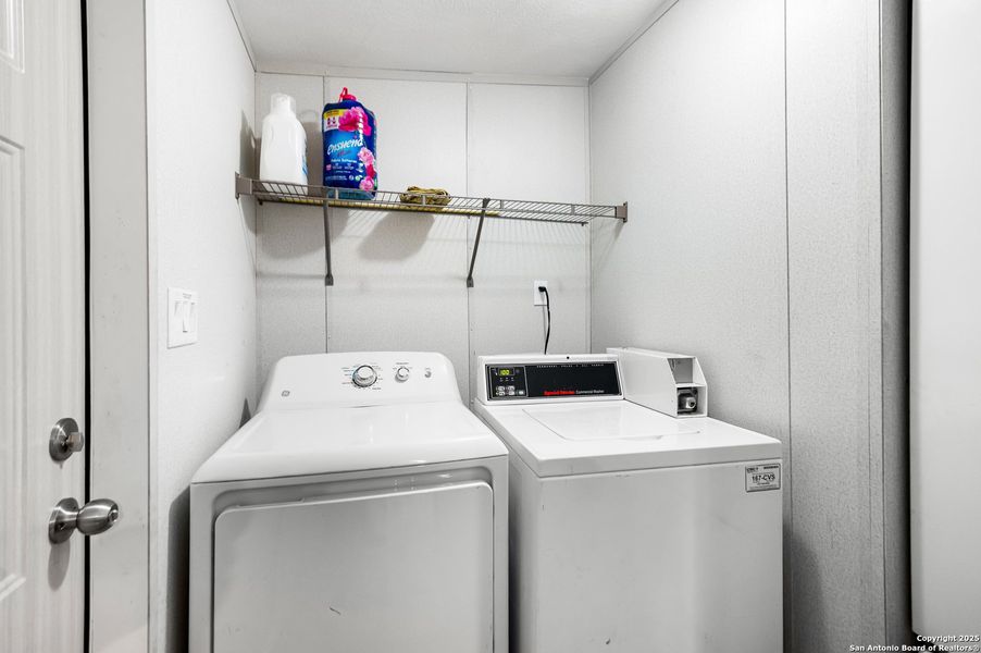 Close-up of interior finishes inside a home in , Elmendorf (Image 18).