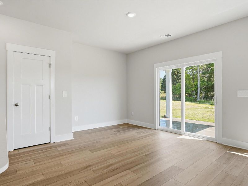 Spacious, unfurnished interior of a new home in Crossing at Abner Creek, Greer (Image 13). Spacious, unfurnished interior of a new home in Crossing at Abner Creek, Greer (Image 13).