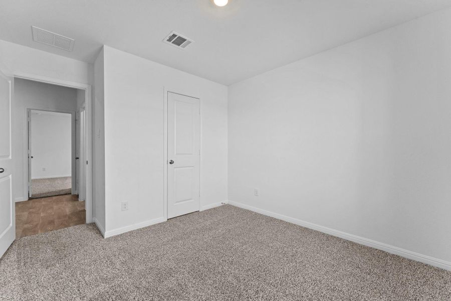 Spacious, unfurnished interior of a new home in Paramount, Kyle (Image 12).
