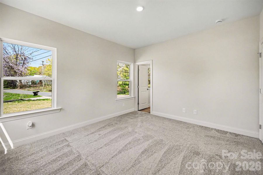 Spacious, unfurnished interior of a new home in , Gastonia (Image 28).