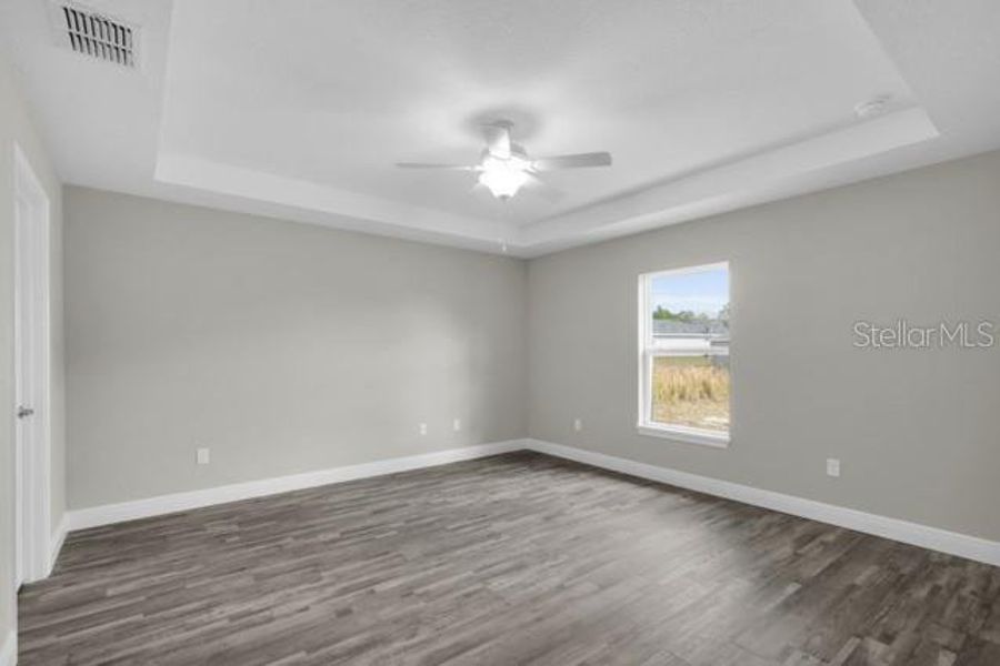 Spacious, unfurnished interior of a new home in , Ocala (Image 26).