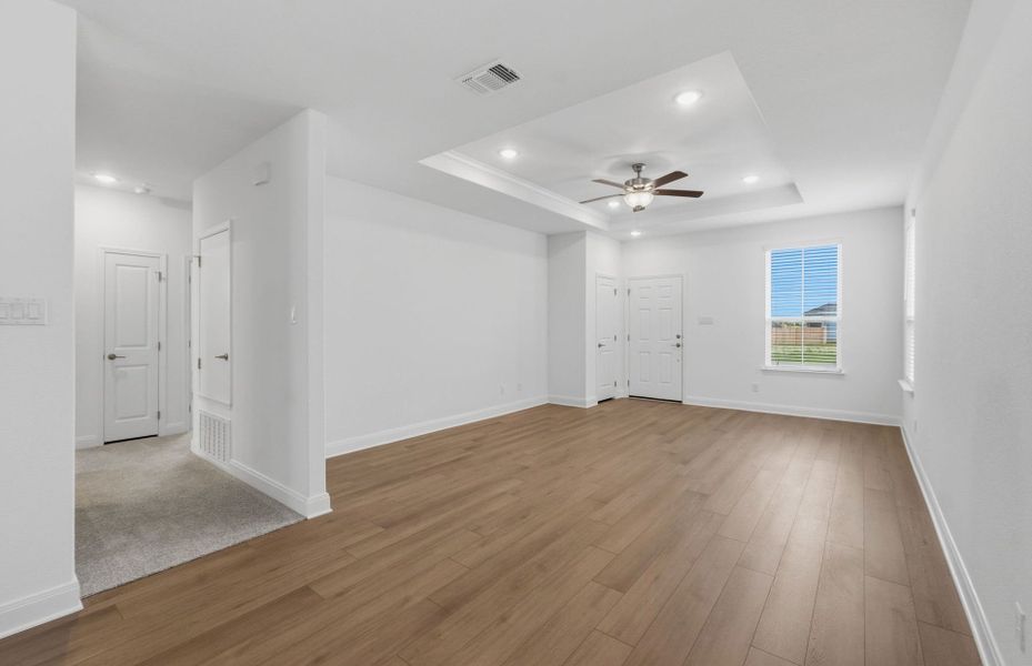 Spacious, unfurnished interior of a new home in Patterson Ranch, Georgetown (Image 28).