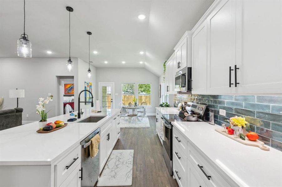 Furnished interior view inside a new home in , Terrell (Image 11).