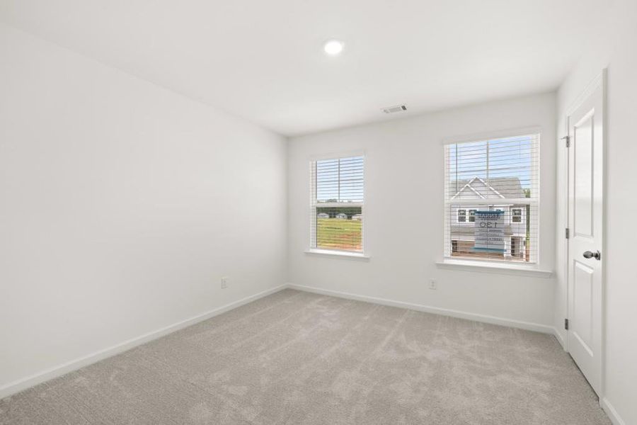 Spacious, unfurnished interior of a new home in Timber Ridge: Timber Ridge 42', Douglasville (Image 13).