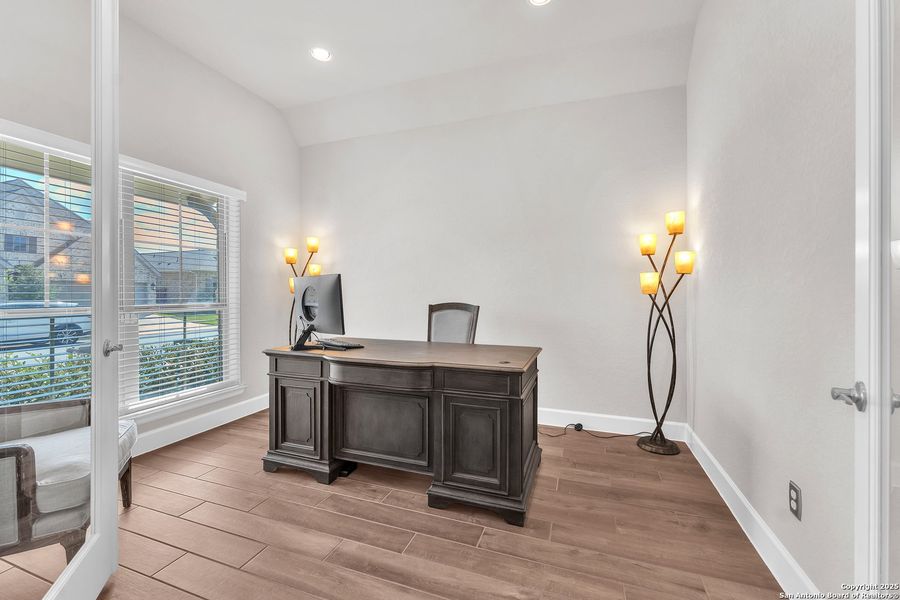 Furnished interior view inside a new home in Kallison Ranch 45', San Antonio (Image 26). Furnished interior view inside a new home in Kallison Ranch 45', San Antonio (Image 26).