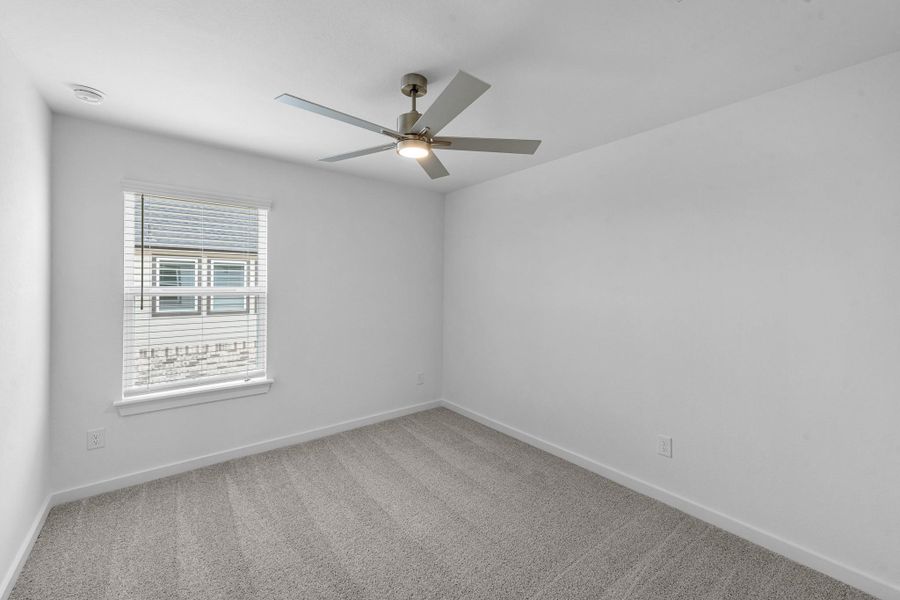 Spacious, unfurnished interior of a new home in Grand Mason Crossing, Katy (Image 26).